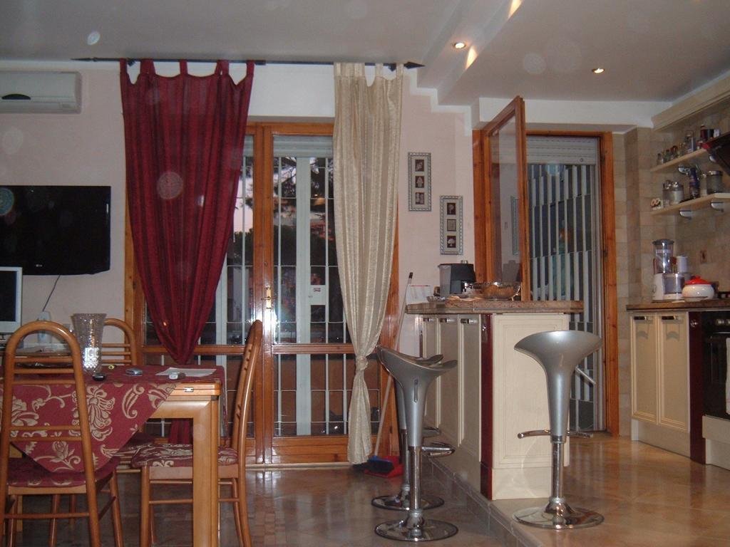 Casa Vacanza Gaudenti Bed and Breakfast Roma Esterno foto